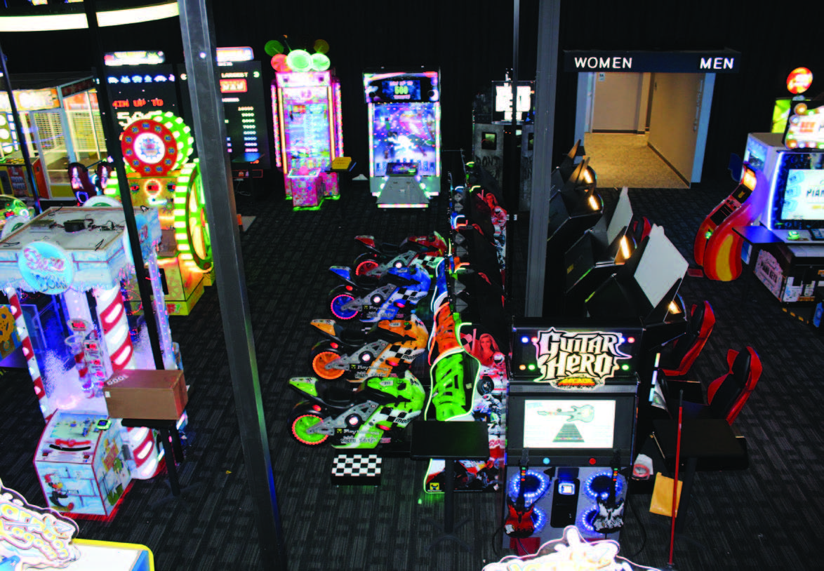 dave-and-busters_page_1_image_0001